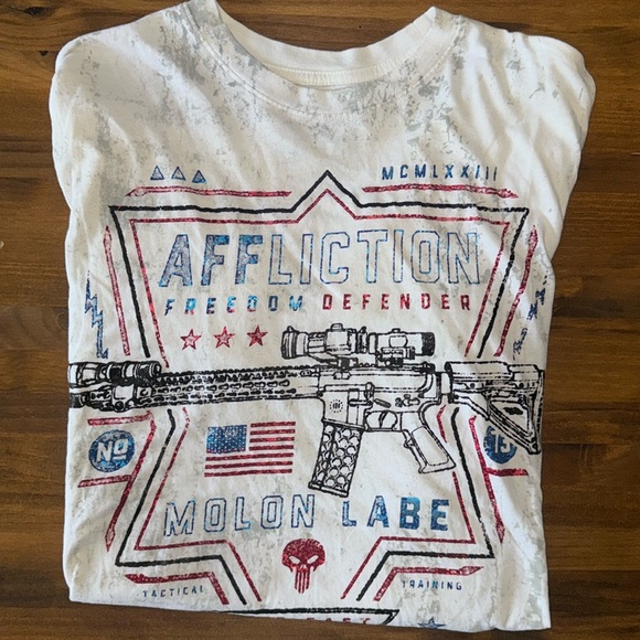 AFFLICTION MENS T SHIRT SIZE MEDIUM GREAT GRAPHICS! 🇺🇸 MUST SEE! - Picture 1 of 4